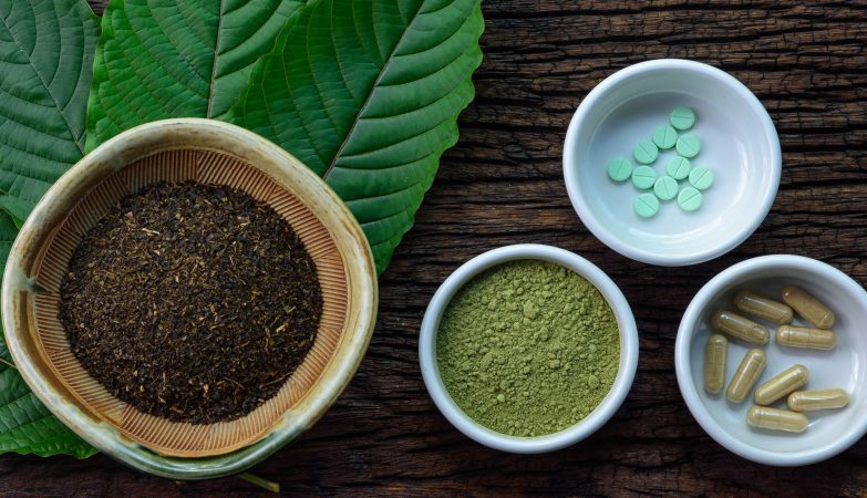 Kratom Near Me vs. Online Purchasing Pros and Cons of Each Option